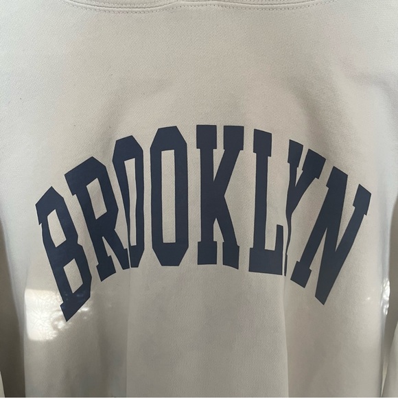 Brandy Melville Brooklyn Logo Oversized Hoodie - Picture 2 of 6